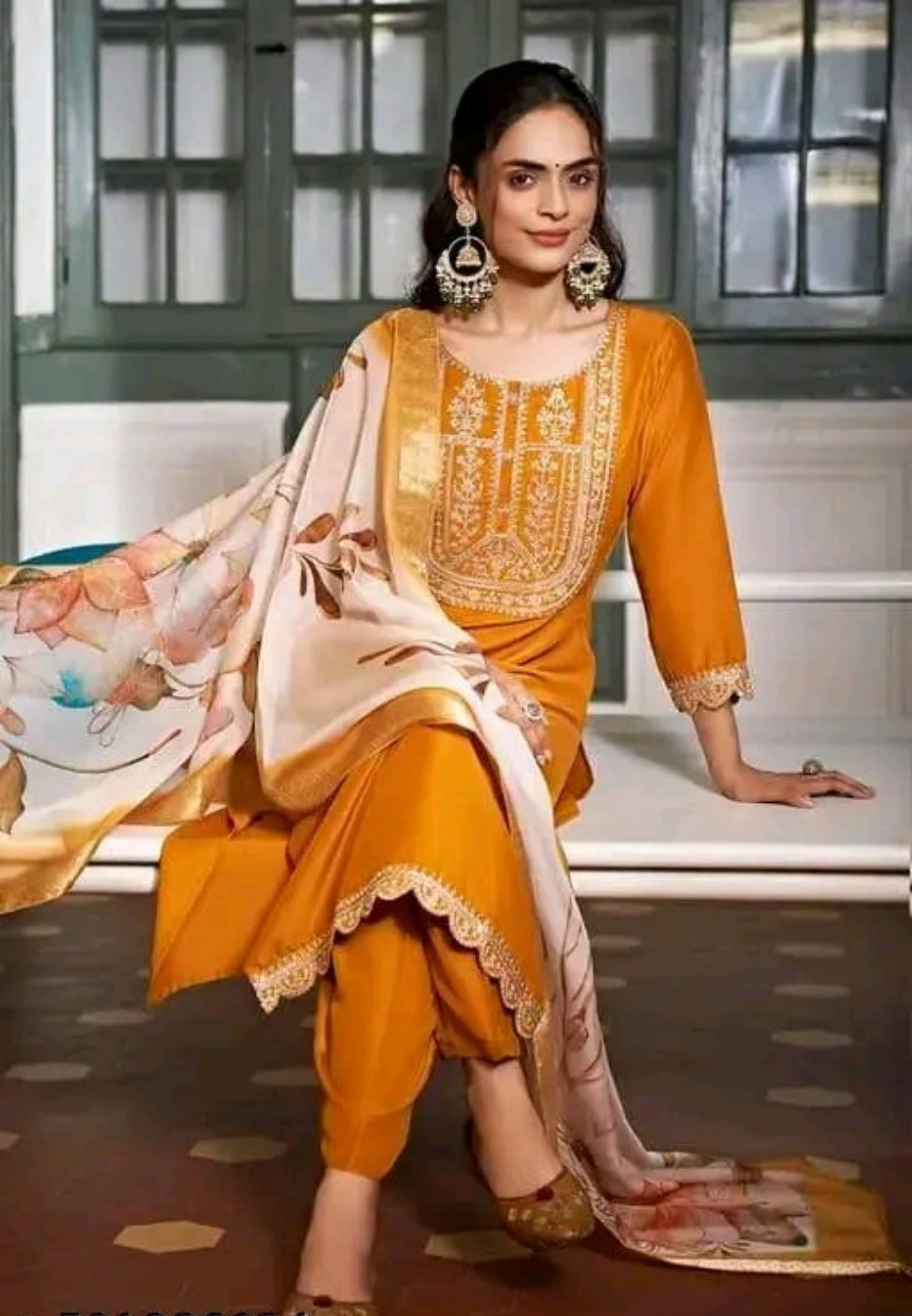 Embroidered Viscose Chanderi Kurta Set