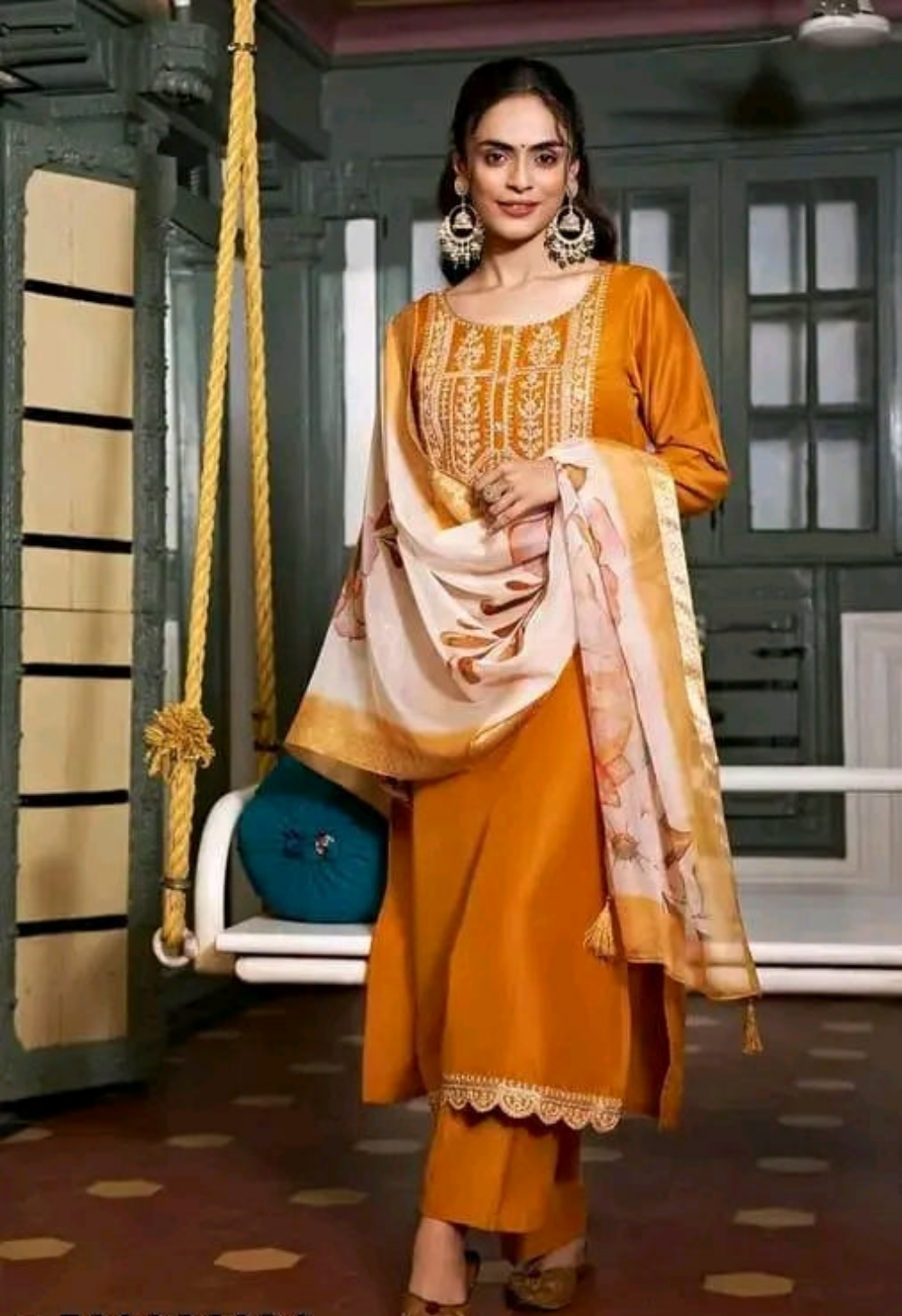 Embroidered Viscose Chanderi Kurta Set