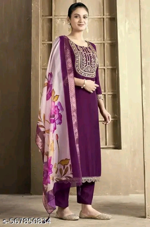 Embroidered Viscose Chanderi Kurta Set